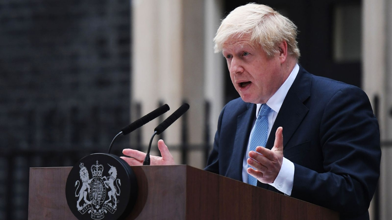 Boris Johnson'a muhalefetten ağır darbe!