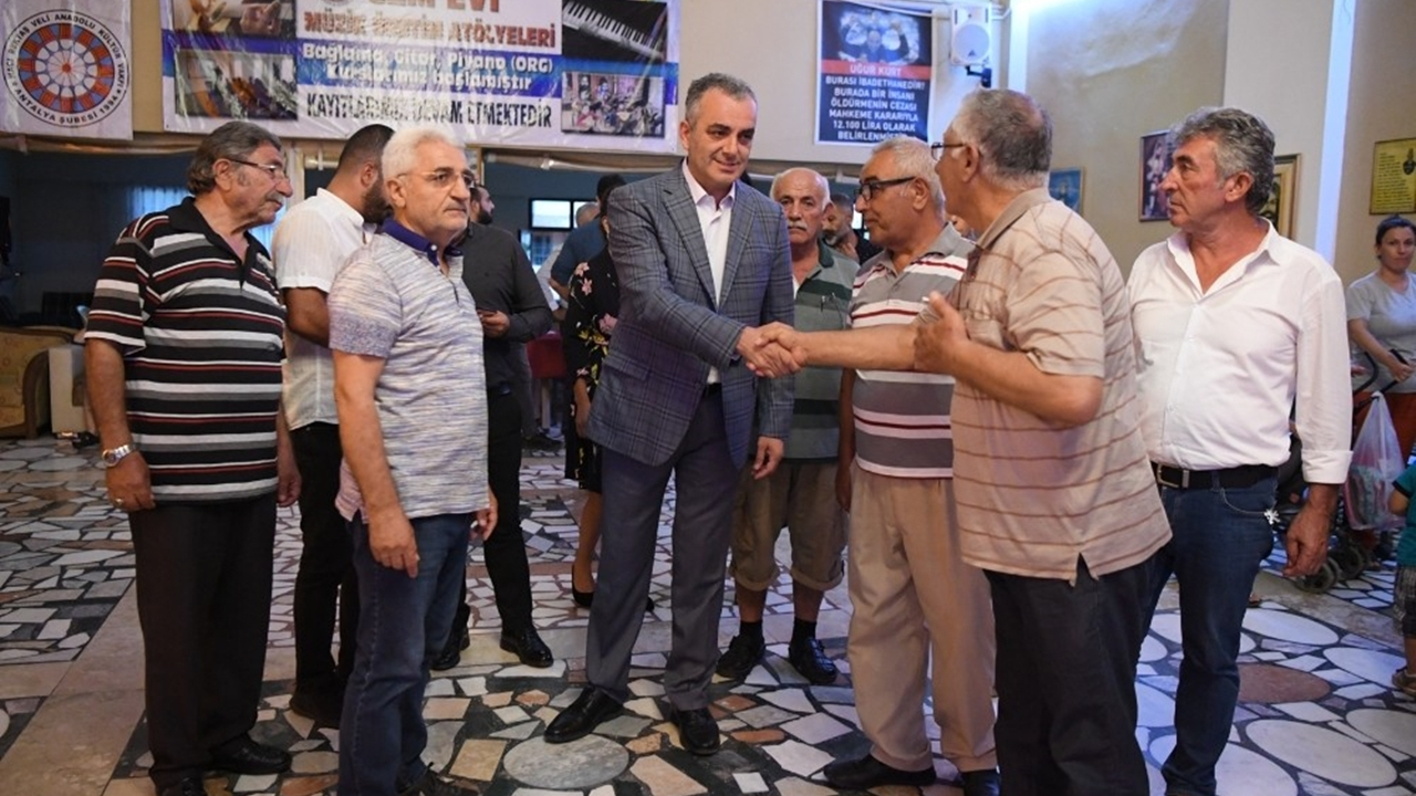 Antalya'da Başkan Semih Esen, oruç açma lokmasına katıldı