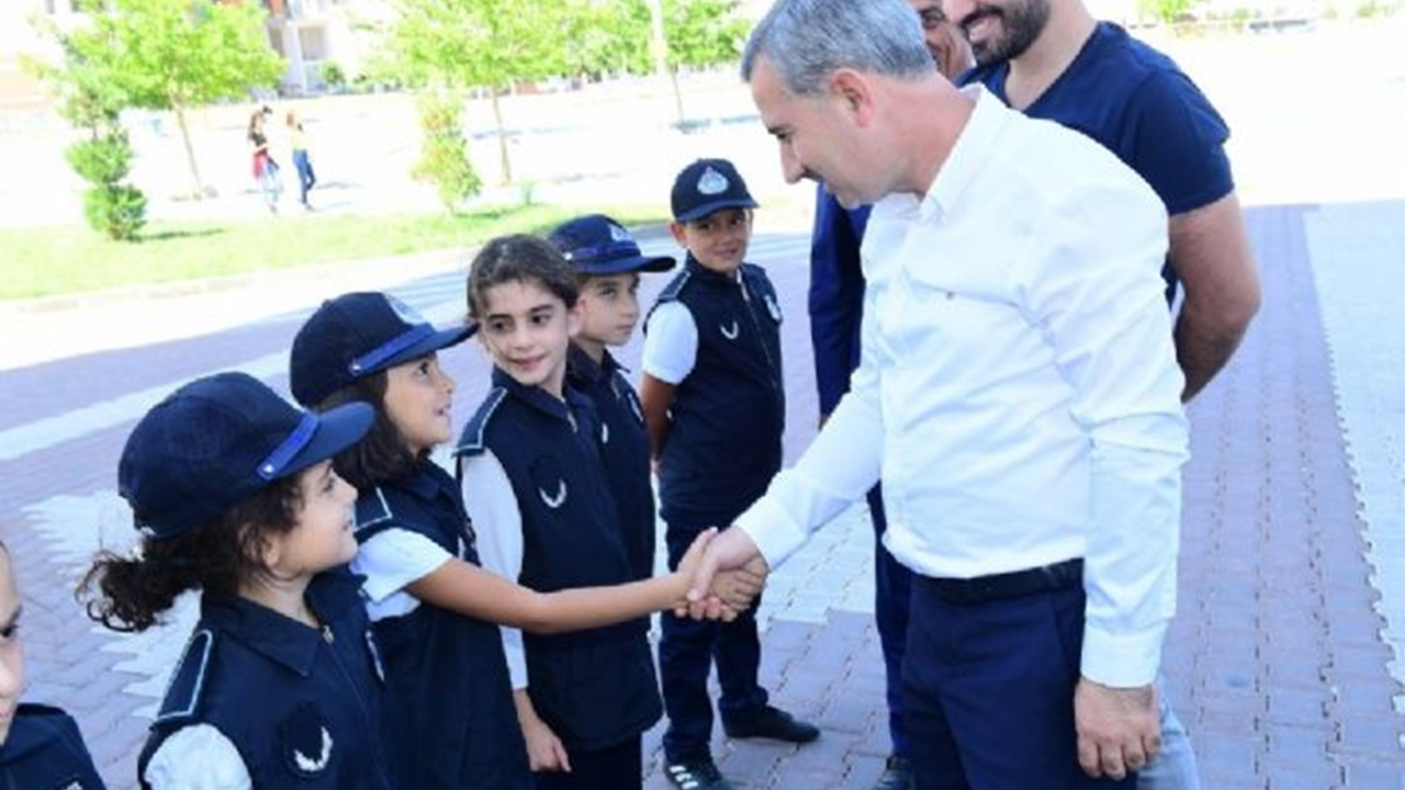 Malatya'da Başkan Mehmet Çınar, gönüllü zabıta ekibiyle denetime çıktı