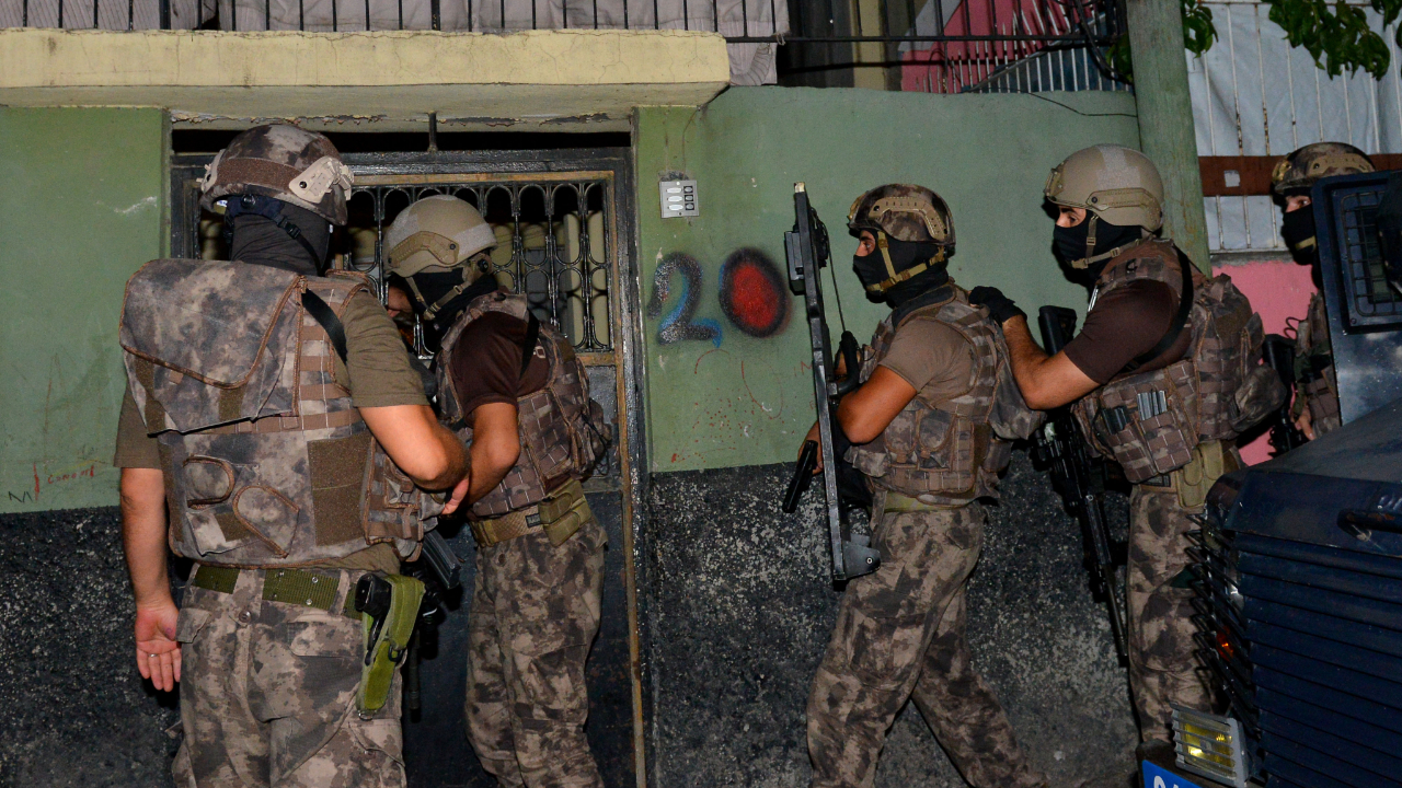 Adana'da PKK baskını: 7 gözaltı