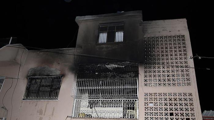 Adana'dan annesine kızan şahıs oturduğu evi yaktı