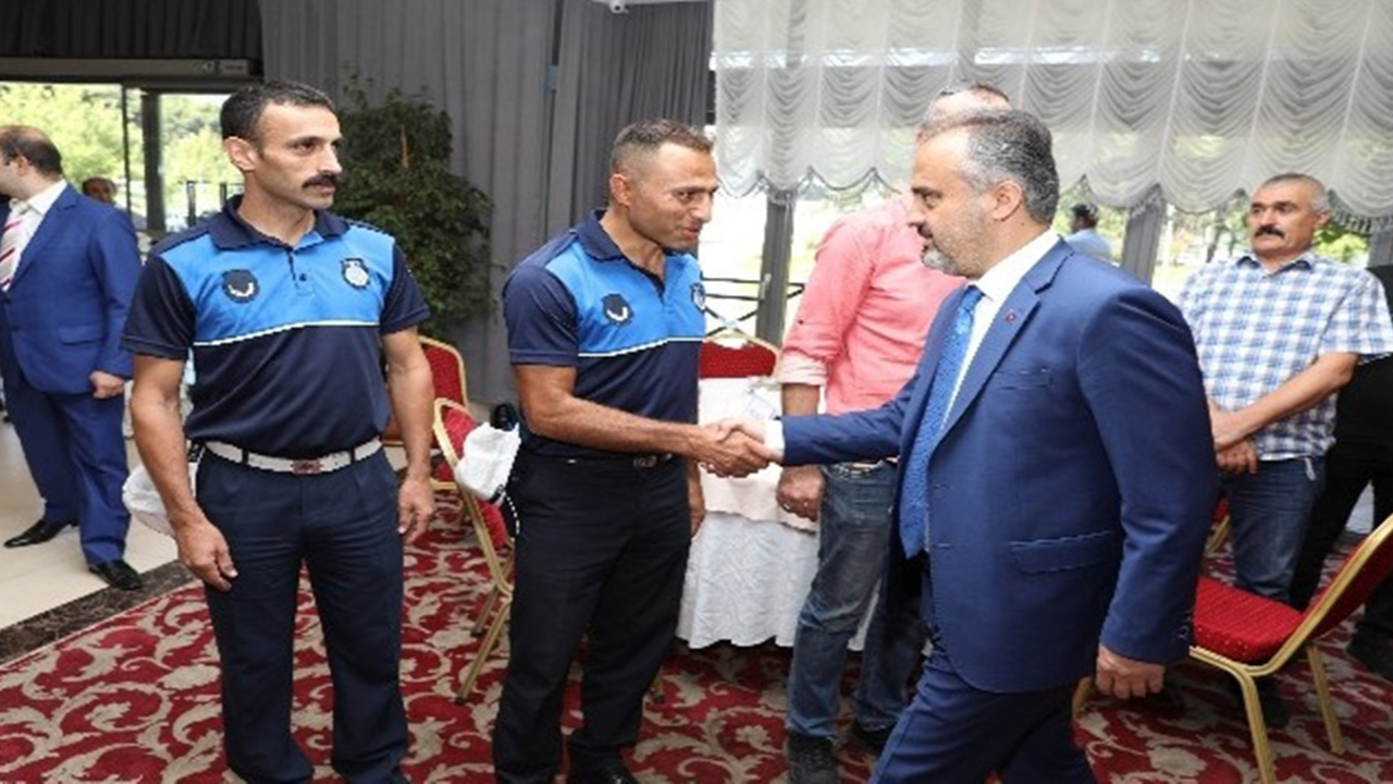 Bursa'da Alinur Aktaş: “Adamına göre muâmele yok”