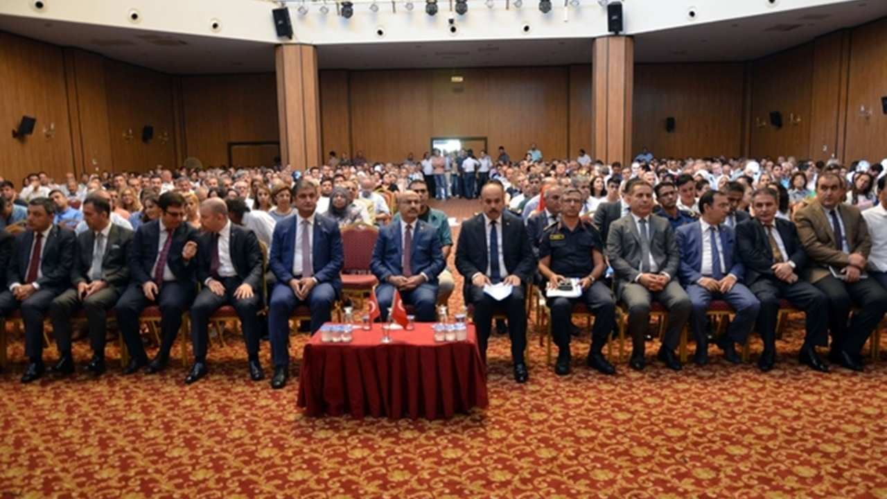 Adana'da Vali Mahmut Demirtaş: "Eğitimde Adana’yı bir numara yapmalıyız"