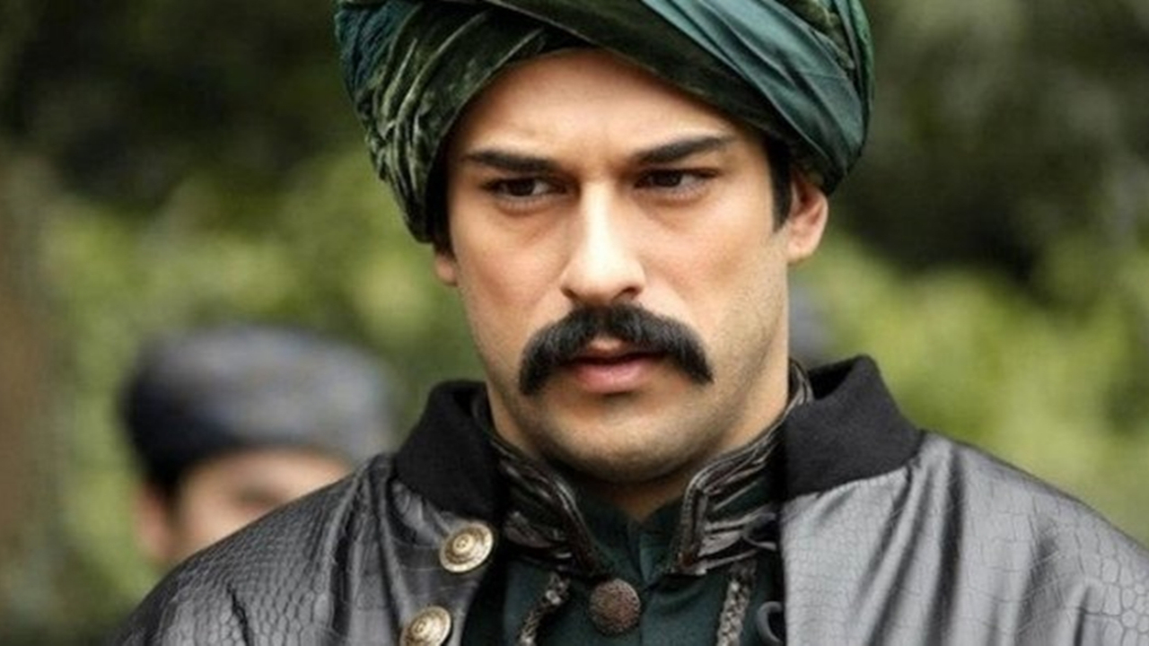İşte Burak Özçivit'in yeni partneri!
