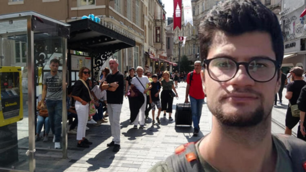 Durakta oturan Halit'i sırtından bıçakladılar