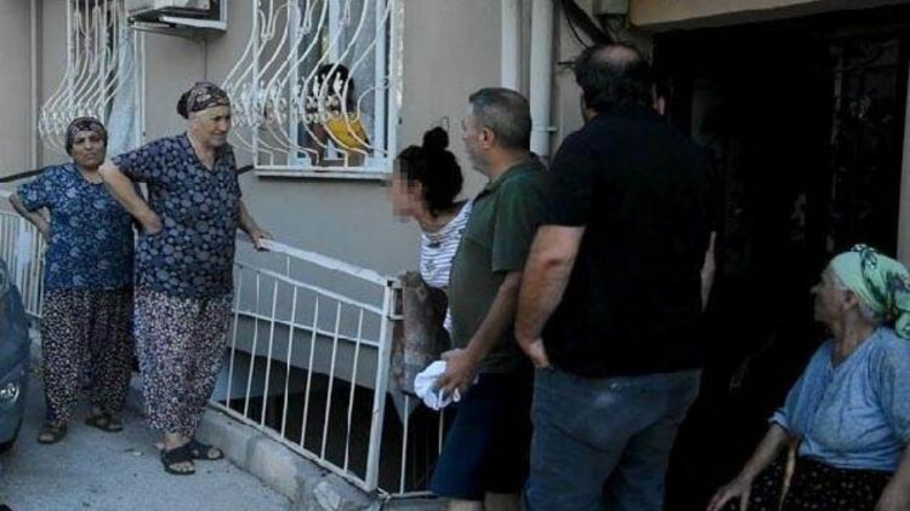 Genç kız ablası ile iki kardeşini rehin aldı!