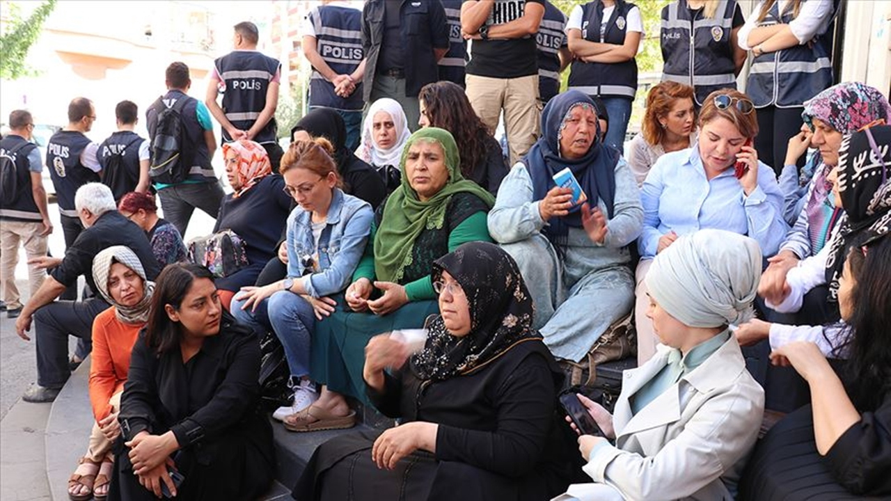 Kadın gazetecilerden Diyarbakır annelerine destek!