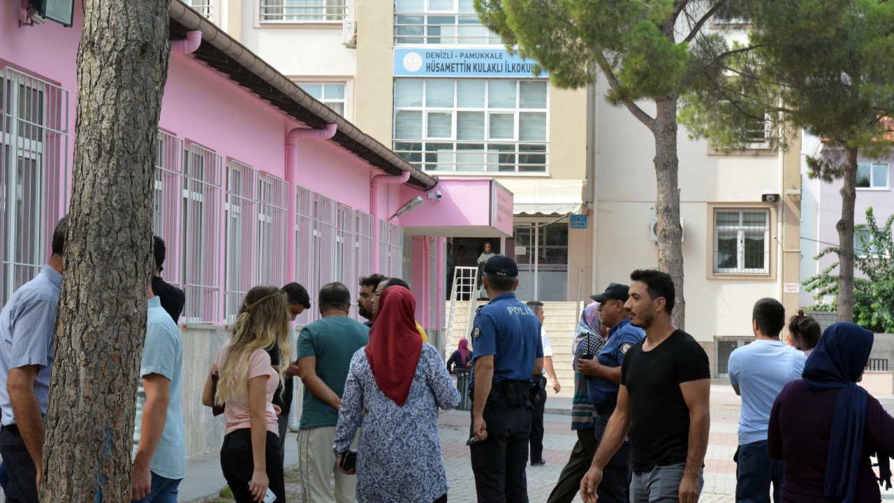 5 yaşındaki çocuk okulun içinde kayboldu!