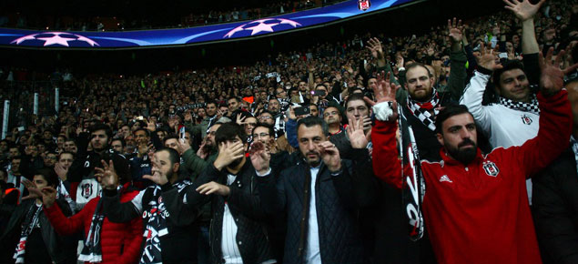 Beşiktaş tribünleri tarihe böyle geçti / video