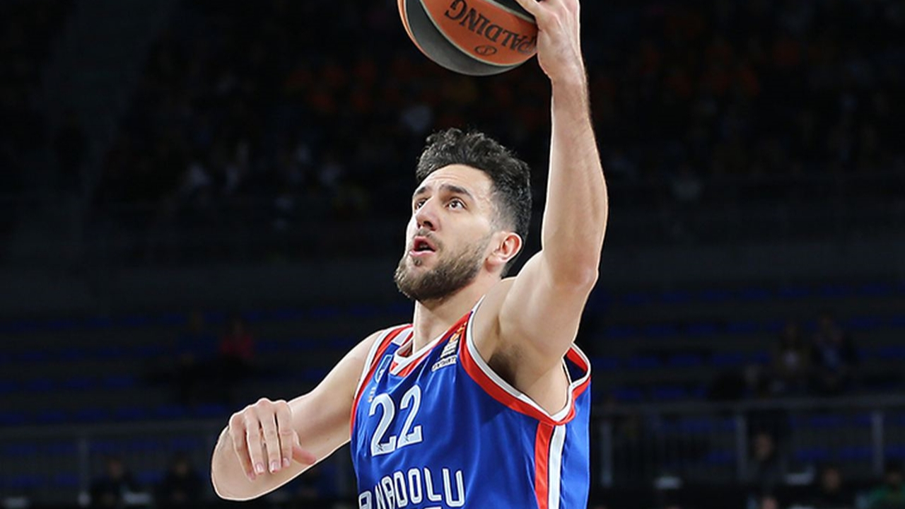 Anadolu Efesli basketbolcunun annesi vefat etti!