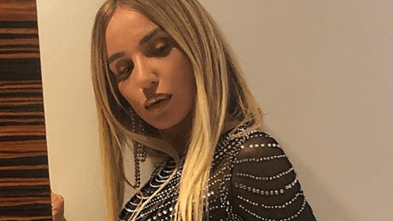 Gülşen: Ne giyeceğime ben karar veririm!