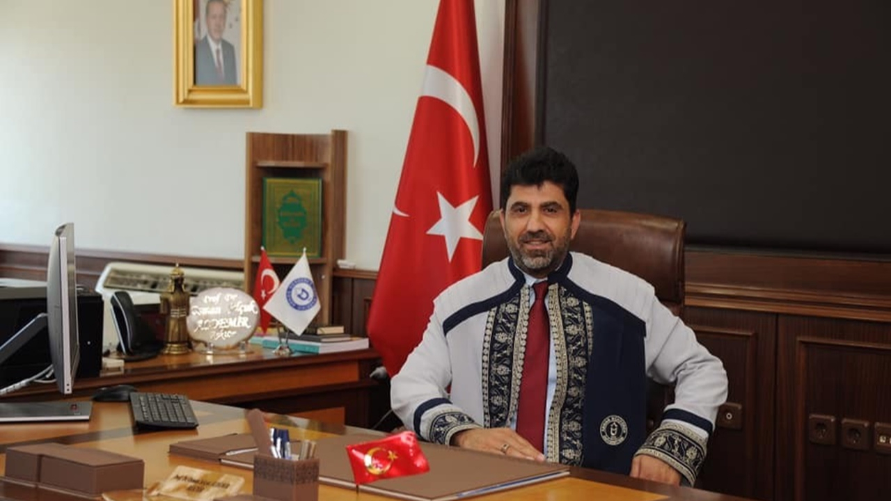Aydın ADÜ Rektörü Osman Selçuk Aldemir, “Evlatlarına sahip çıkan annelerimizin arkasındayız”