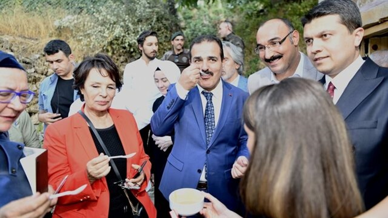 Hakkari'de Vali İdris Akbıyık ve KSPK heyeti Çukurca’yı ziyaret etti