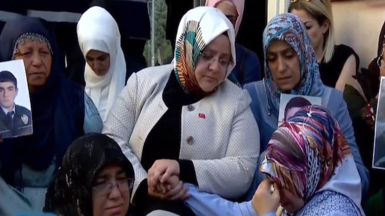 Bakan Selçuk'tan o annelere destek!
