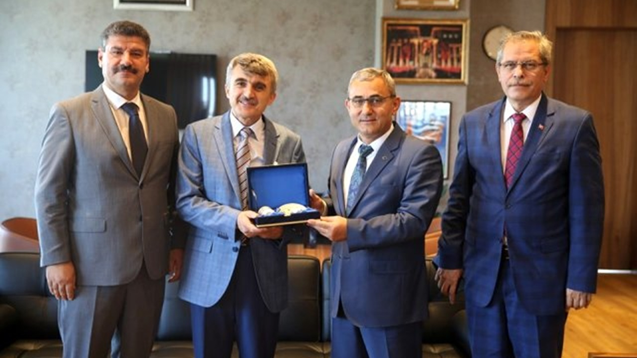 Kütahya'da Rektör Kazım Uysal’dan Başkan Alim Işık’a ziyaret