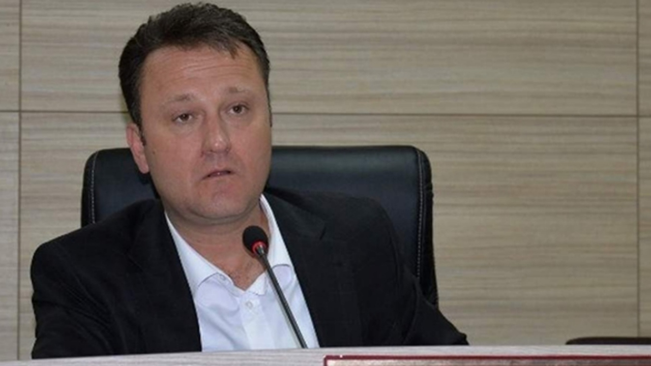 CHP'li başkan, belediye şirketine müdür oldu!