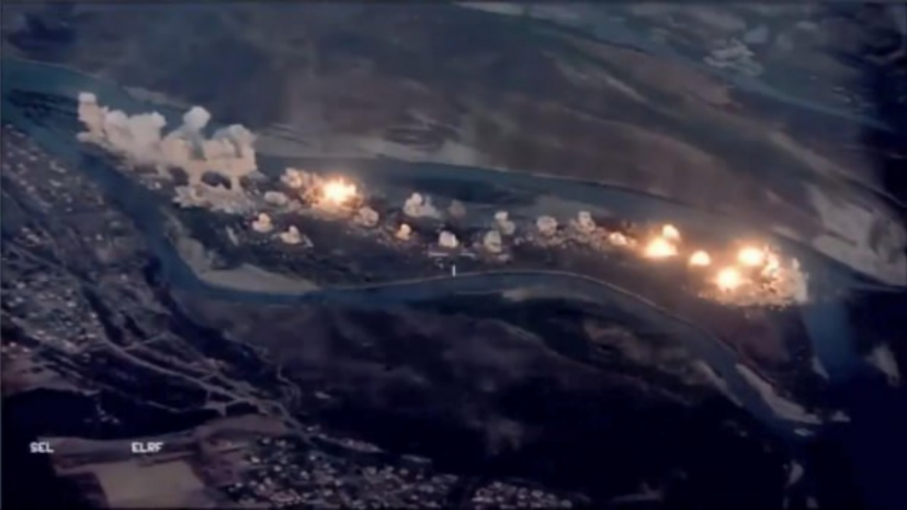 ABD, DEAŞ mevzilerine bomba yağdırdı!