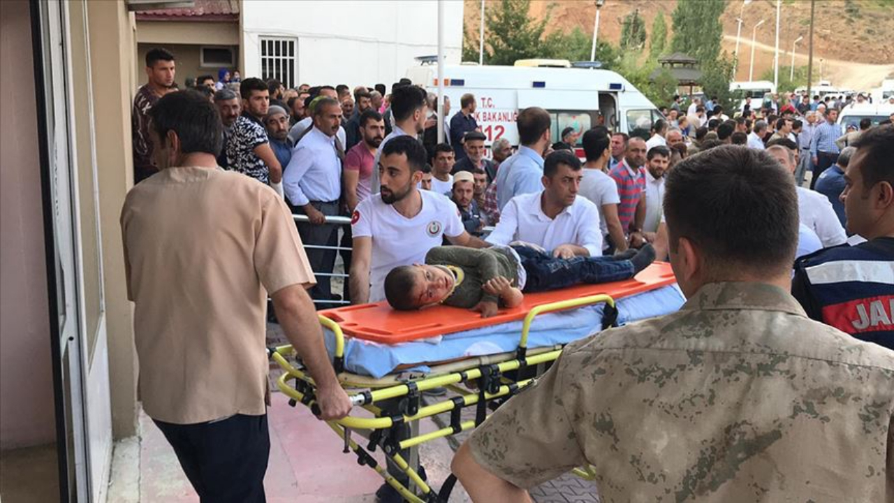 Bitlis'te minibüs şarampole devrildi: 10 ölü!