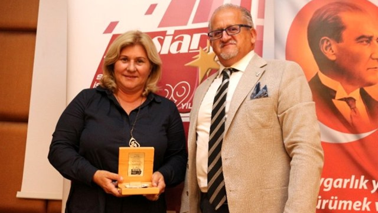 Antalya'da TTYD Başkanı Oya Narin: "5 yıldızlı otellerin fiyatı 1-2 yıldız fiyatına"