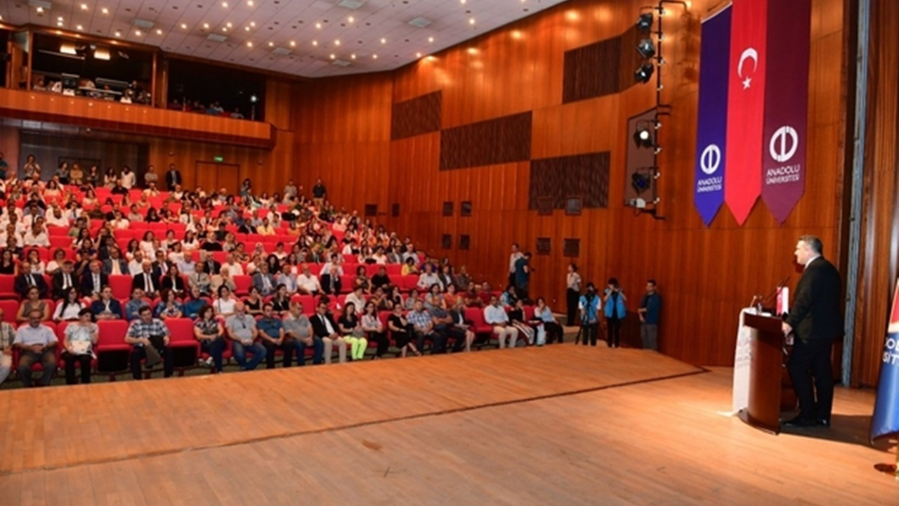 Eskişehir'de Rektör Şafak Ertan Çomaklı’dan, demokrasi ve milli birlik vurgusu