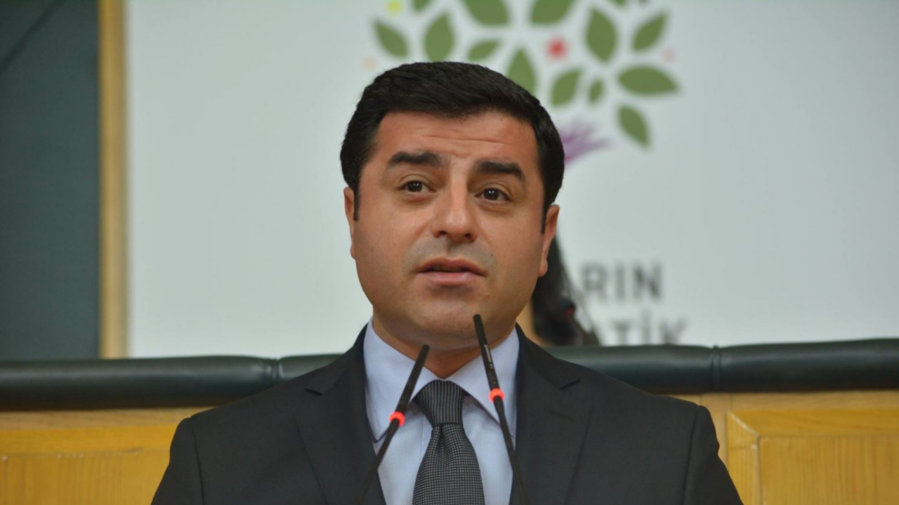 Selahattin Demirtaş topu Öcalan'a attı!
