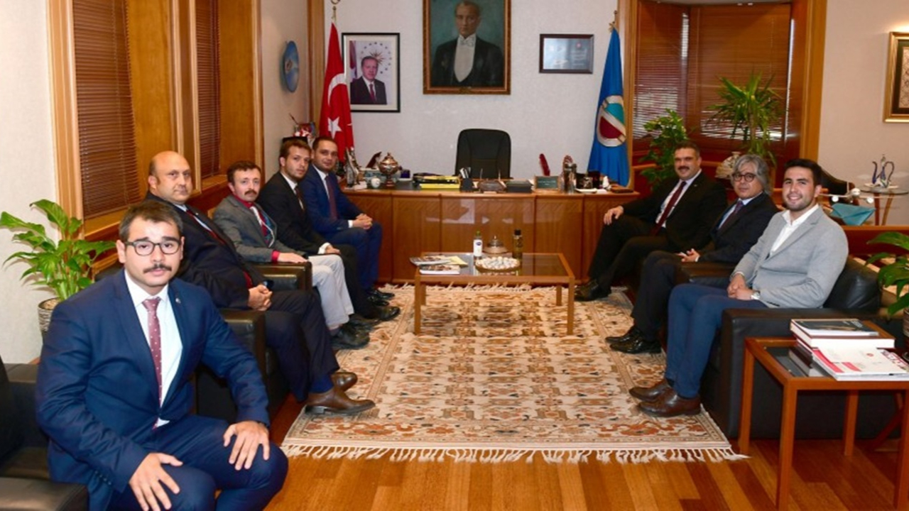 Eskişehir Ülkü Ocakları’ndan Rektör Şafak Ertan Çomaklı’ya ziyaret