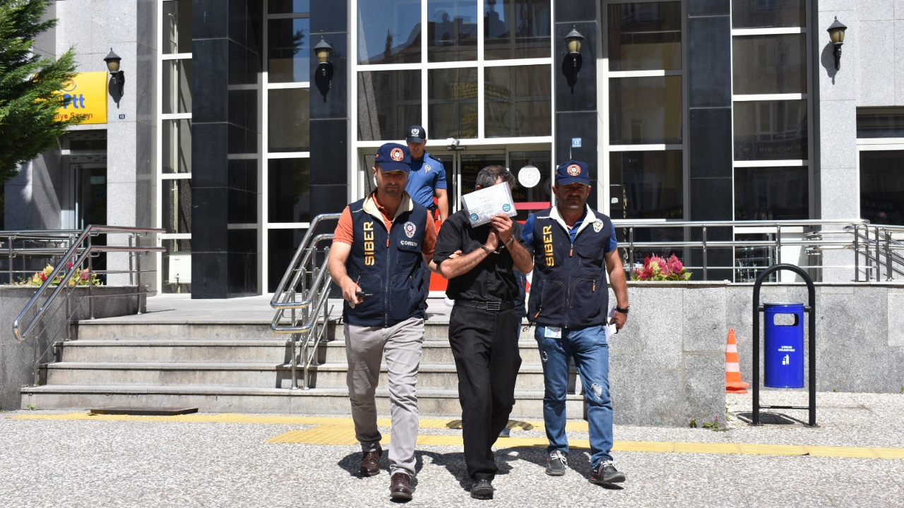Komşu kızlarına tecavüz etti