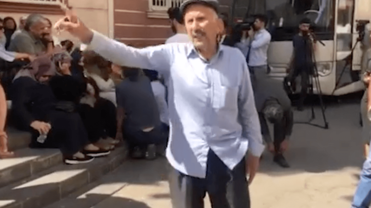 Çocuğunu 40 gün bodrumda sakladılar!