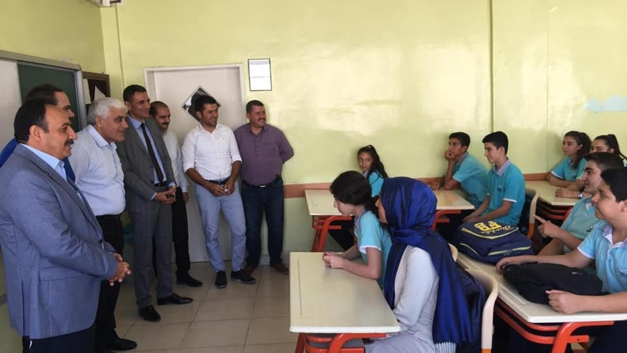 Kilis'te Milletvekili Mustafa Hilmi Dülger mezun olduğu okulda