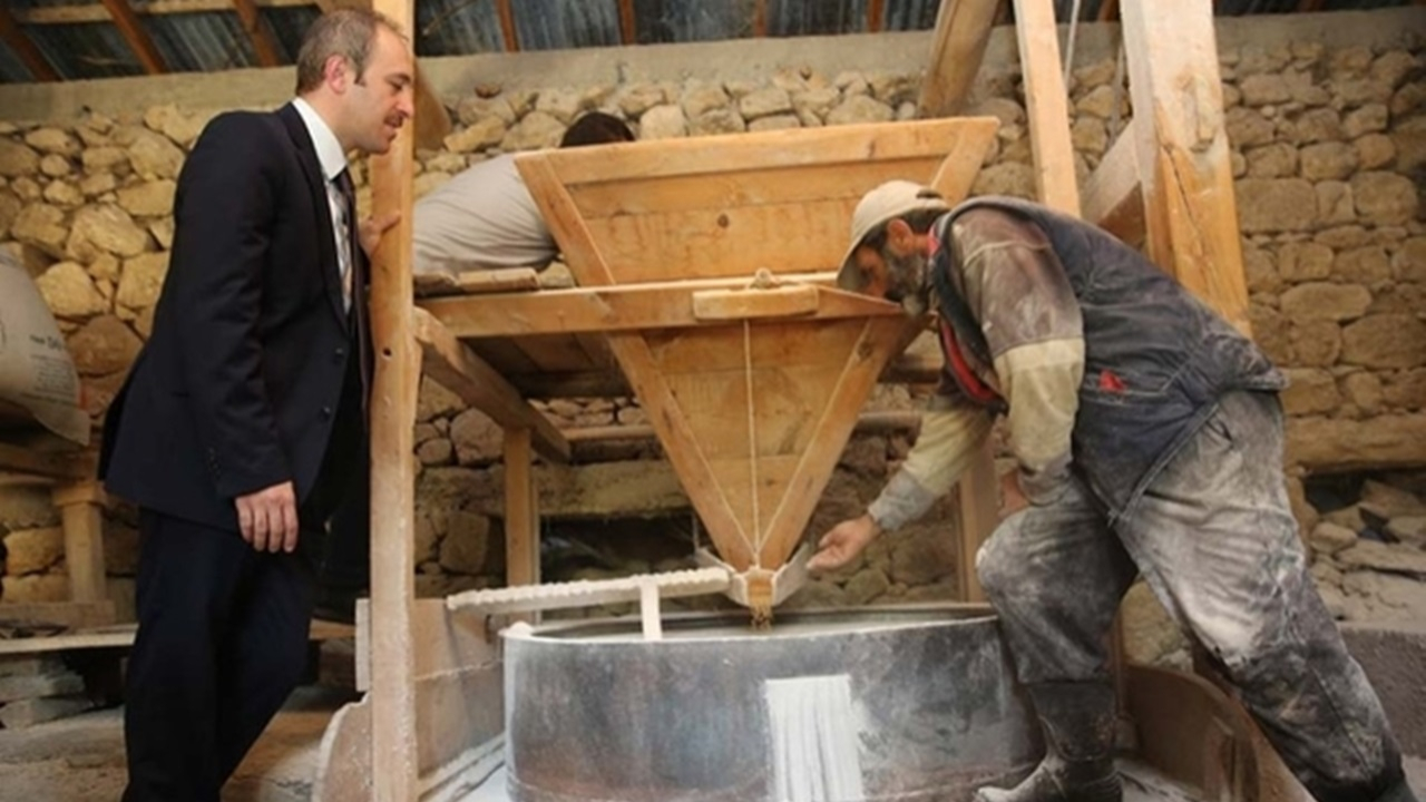 Bayburt'ta Vali Cüneyt Epcim, Kıratlı ve Maden köylerini ziyaret etti