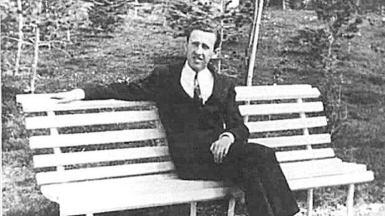 Orhan Veli Kanık en güzel şiirleri! Kısa uzun sözleri!