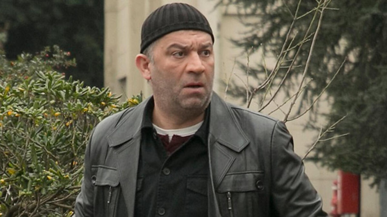 Şevket Çoruh bıçaklı saldırıya uğradı!