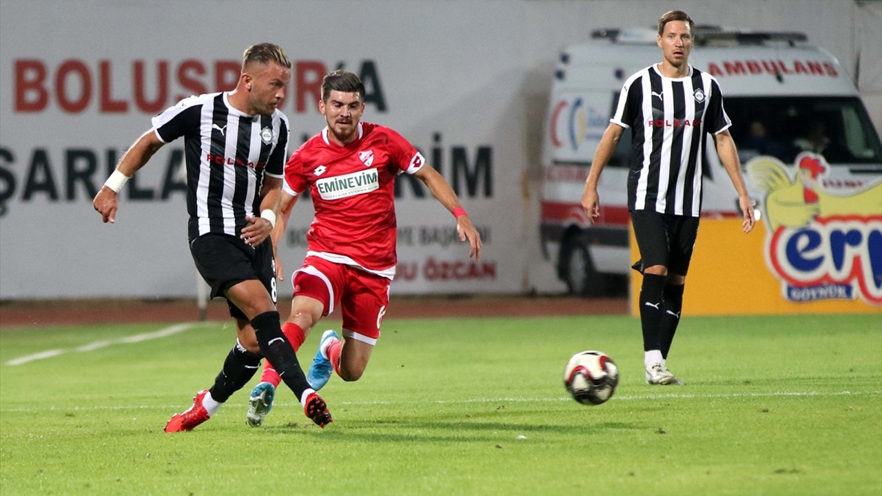 İzmir ekibi, Boluspor'u 2 golle geçti!