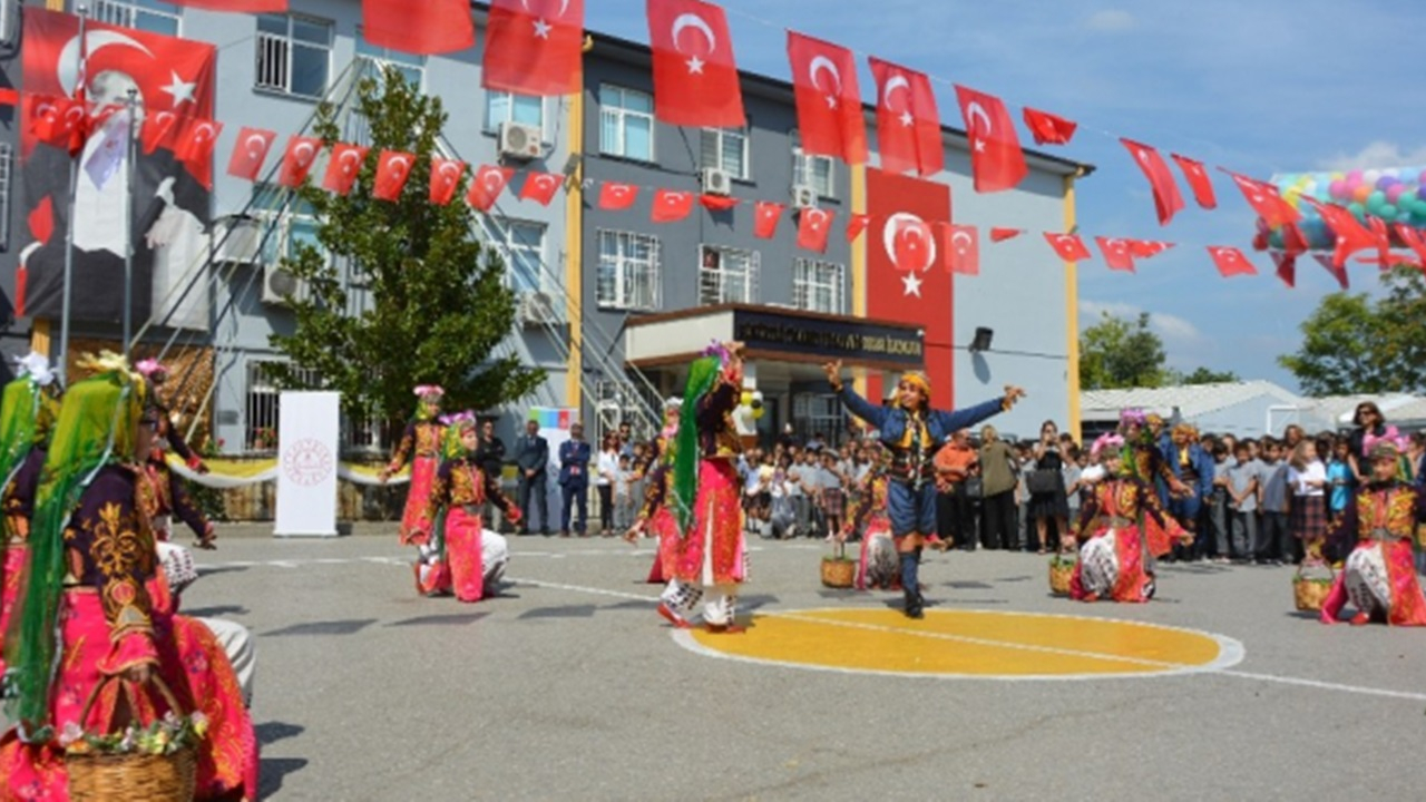 Bursa'da Vali Yakup Canbolat: “Eğitimde hata geleceği olumsuz etkiler”
