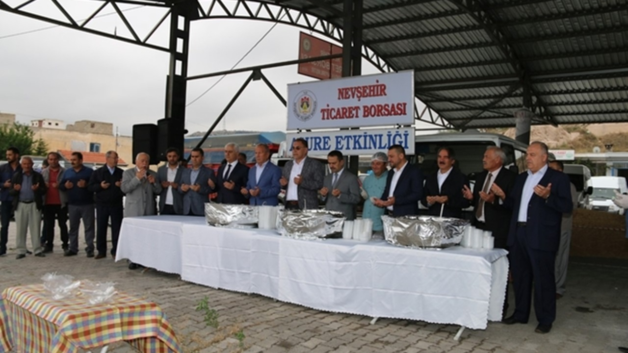 Nevşehir'de Rektör Mazhar Bağlı, NTB’nin geleneksel aşure ikram etkinliğine katıldı