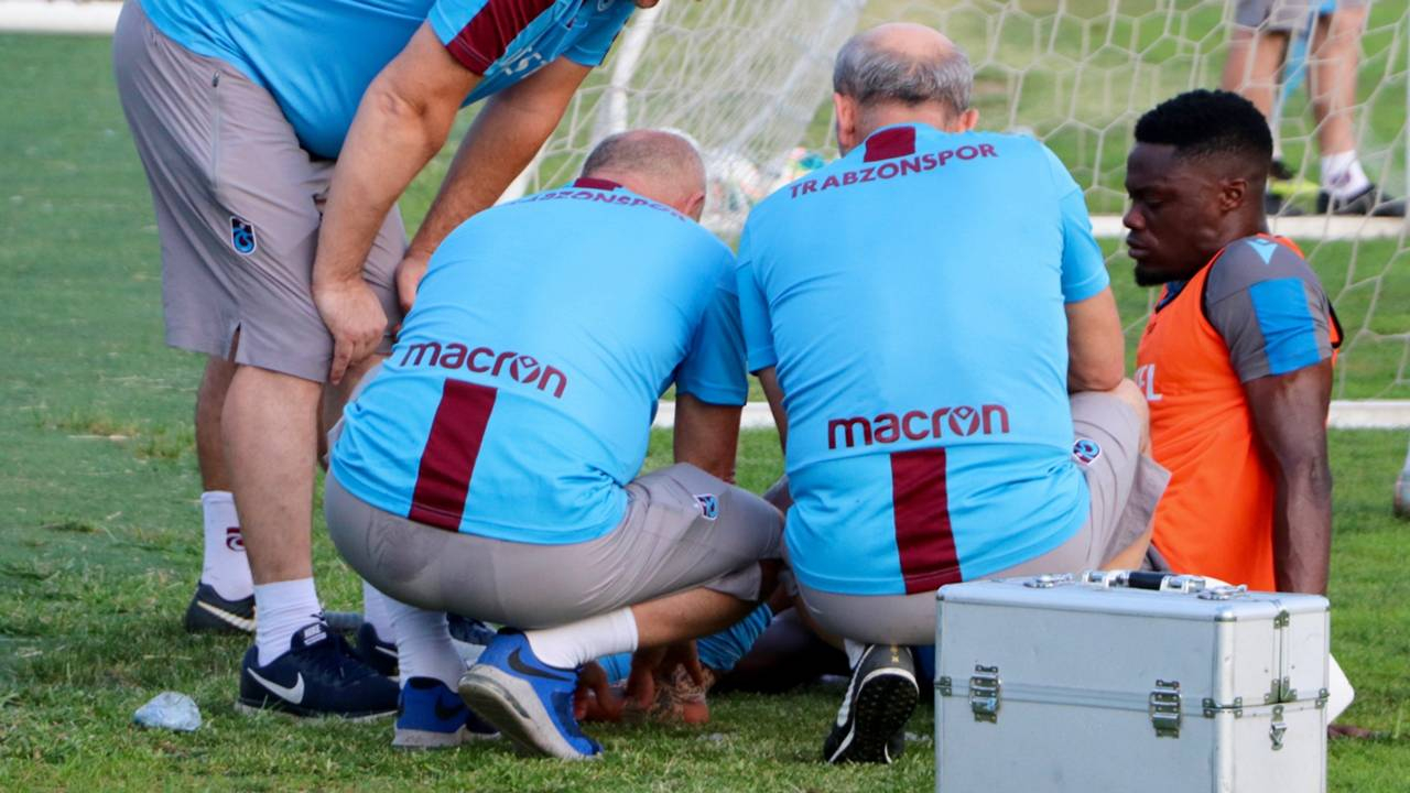 Ekuban, İtalya'da ameliyat edildi!