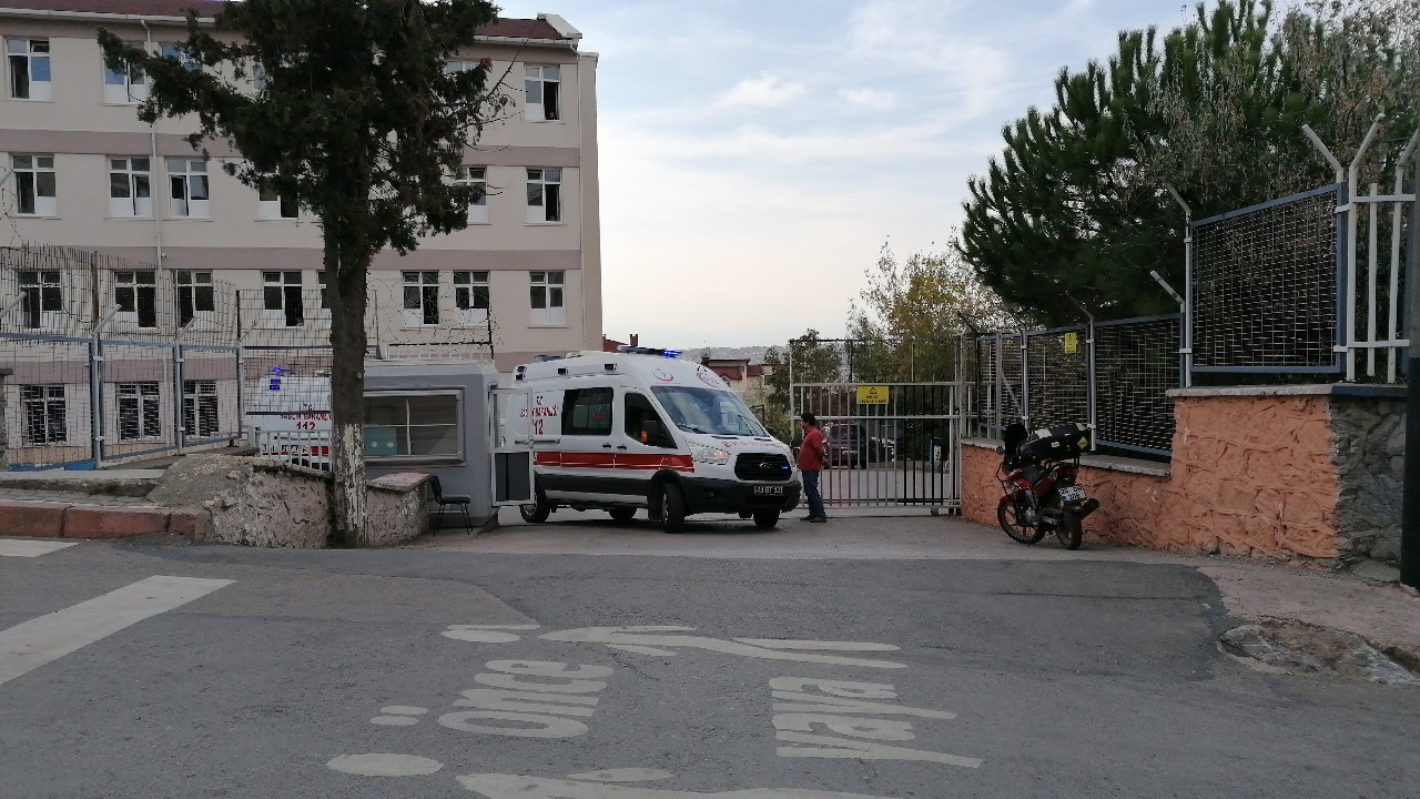 Öğrenciler çiğ köfteden zehirlendi!