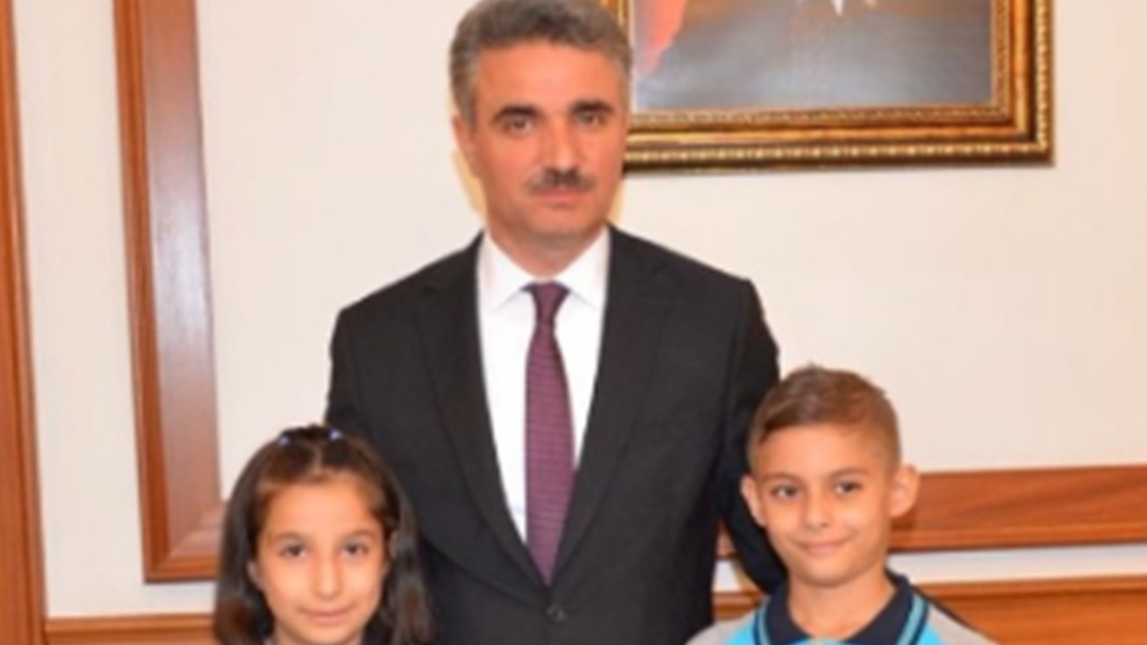 Malatya'da Vali Aydın Baruş, öğrencileri makamında kabul etti
