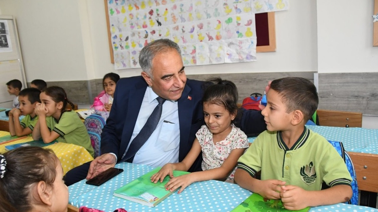 Adıyaman'da Rektör Mehmet Turgut, İlköğretim Haftasını kutladı
