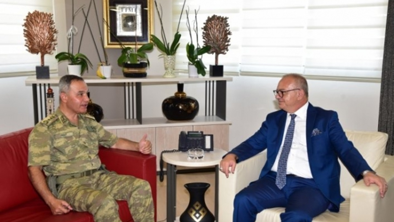Manisa'da Albay Güven Dere’den Başkan Cengiz Ergün’e veda ziyareti