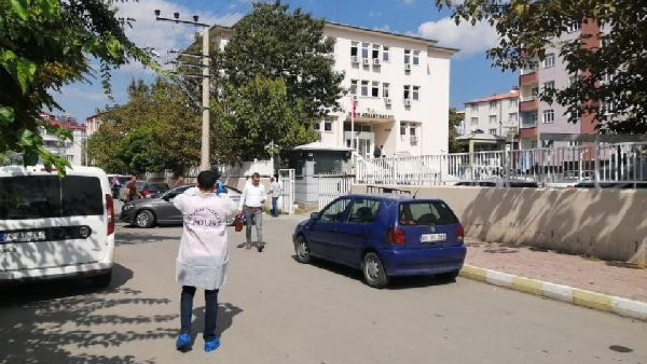 Adliye önünde çatışma!