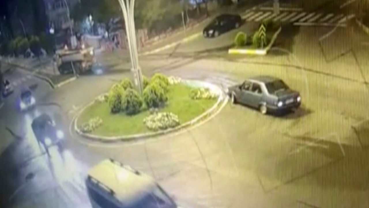 Polisten kaçarken yere düştü!