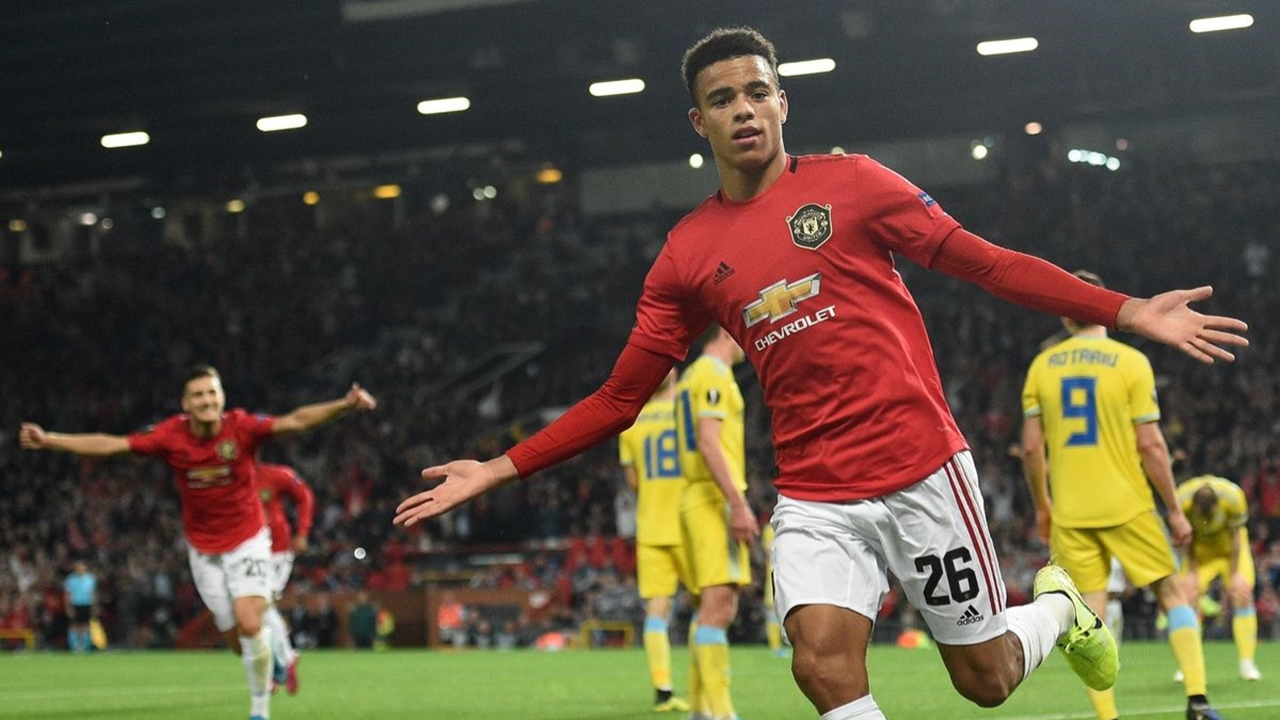 Manchester United 3 puanı tek golle aldı!