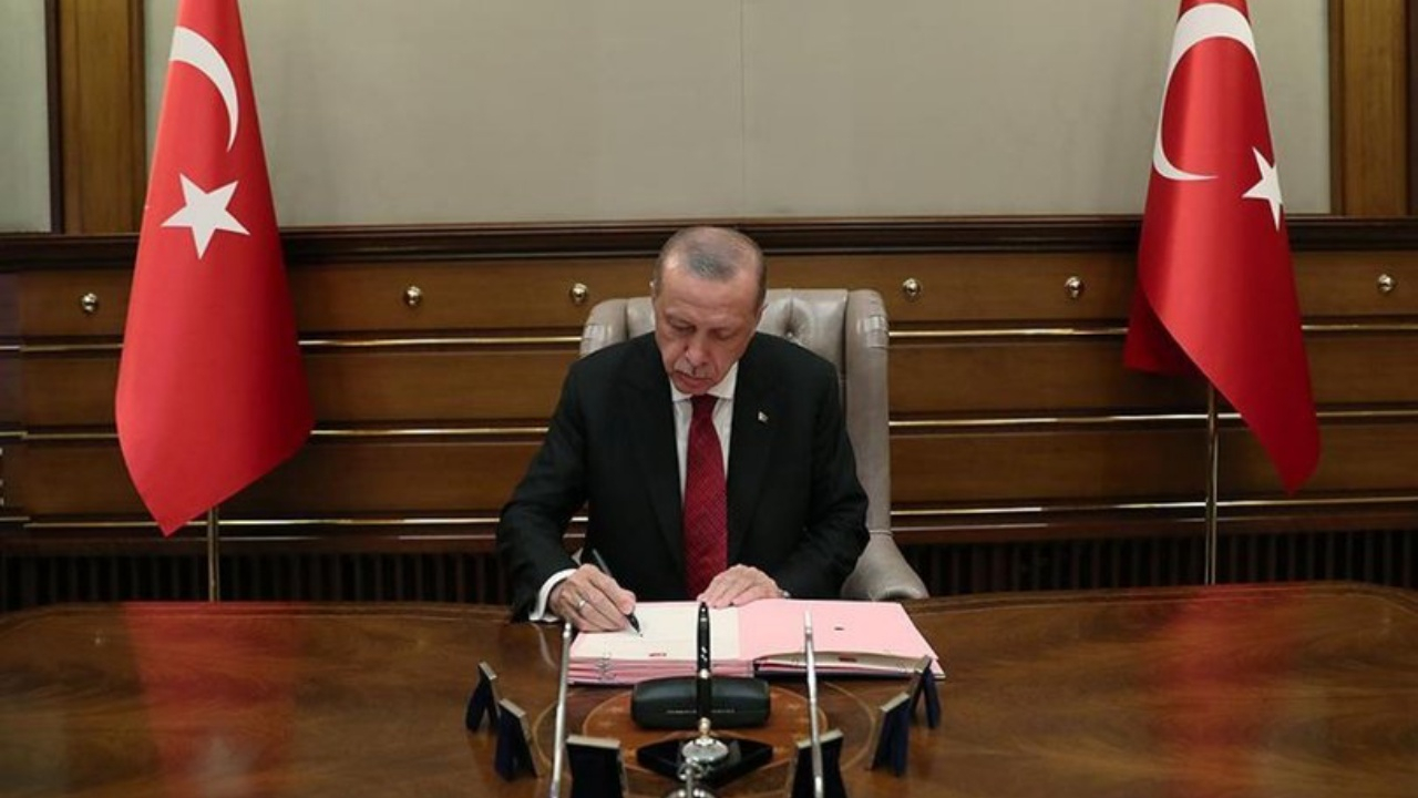 Cumhurbaşkanı Erdoğan 3 üniversiteye rektör atadı!