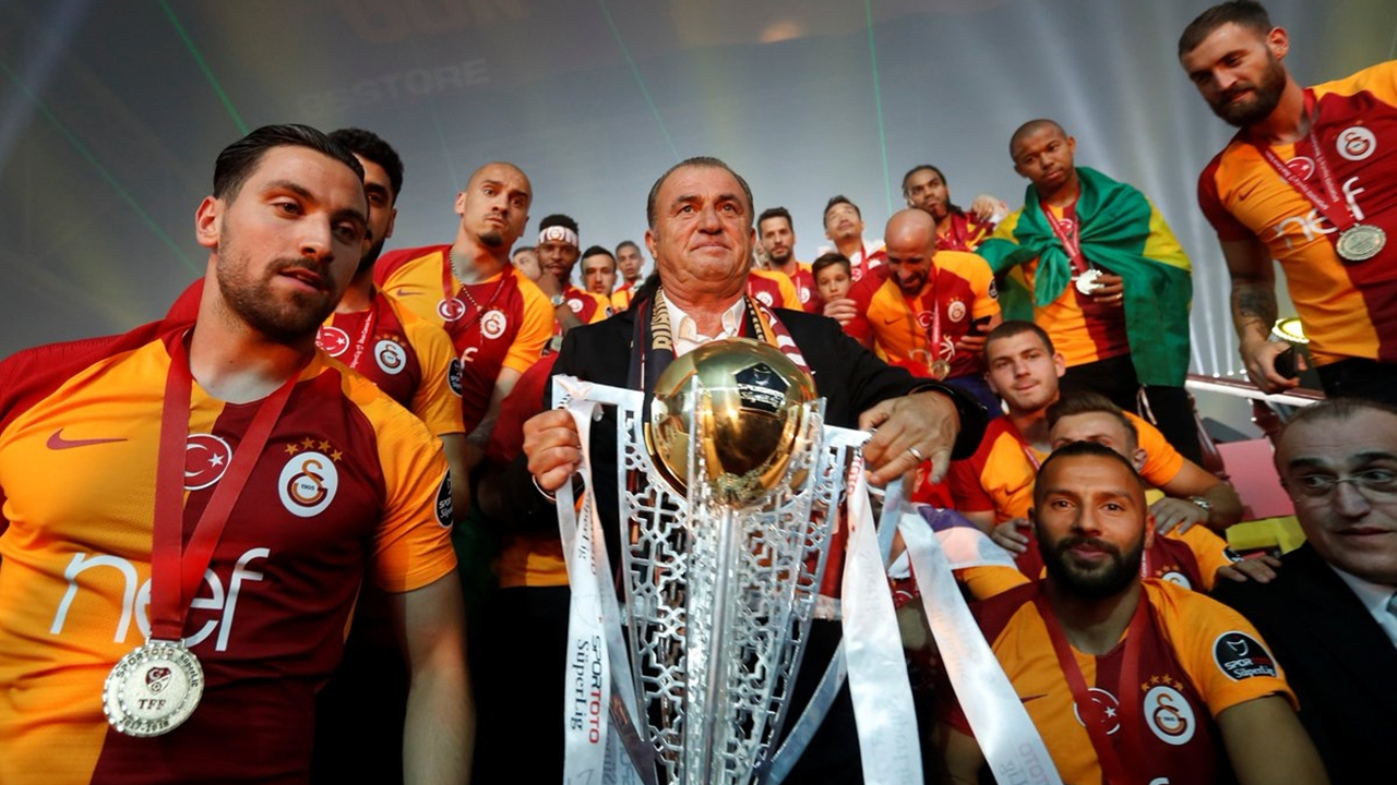 "Hocamızın sicili aşağıdaki gibidir!"