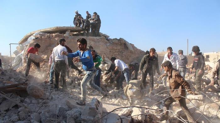 Katil Esed Halep'te katliama doymuyor: 46 ölü, 325 yaralı
