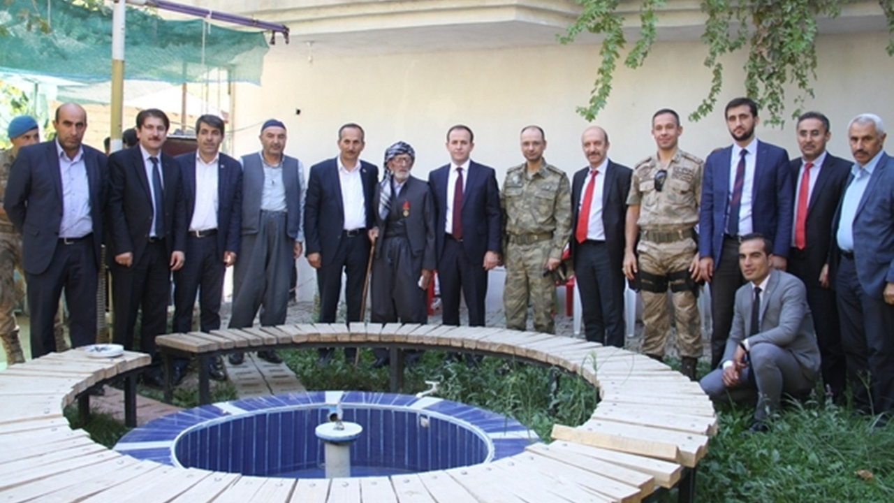Hakkari'de Kaymakam Yakup Güven’den 105 yaşındaki gaziye ziyaret