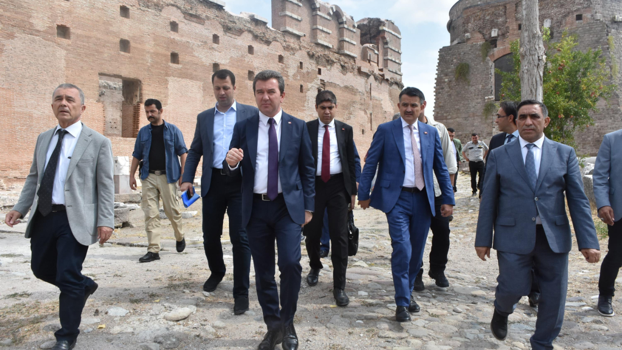 İzmir'de Bakan Bekir Pakdemirli: Sütte ekstra zam yapma kararlılığımız var