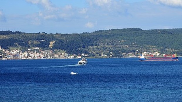 Çanakkale Boğazı'nda iki gemi çarpıştı