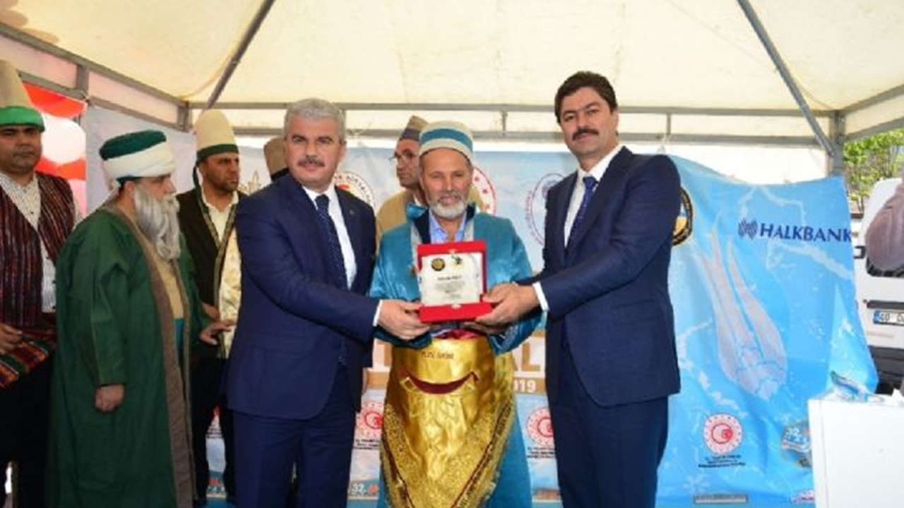 Kırşehir'de Vali İbrahim Akın, il Ahi’sini ödüllendirdi